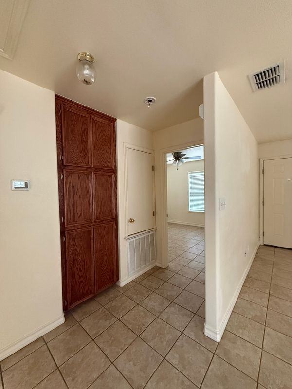 1302 Tyler Ave - Photo 5 of 14