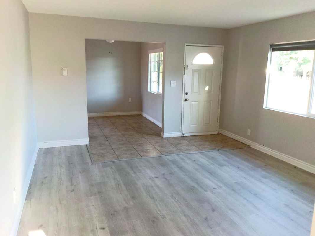 639 E Ovington St - Photo 3 of 4