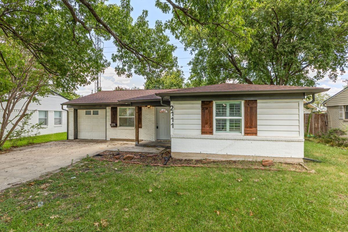 2111 El Capitan Dr - Photo 3 of 31