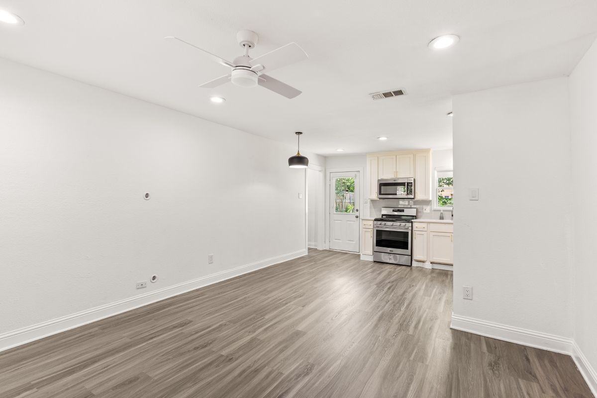 2111 El Capitan Dr - Photo 6 of 31