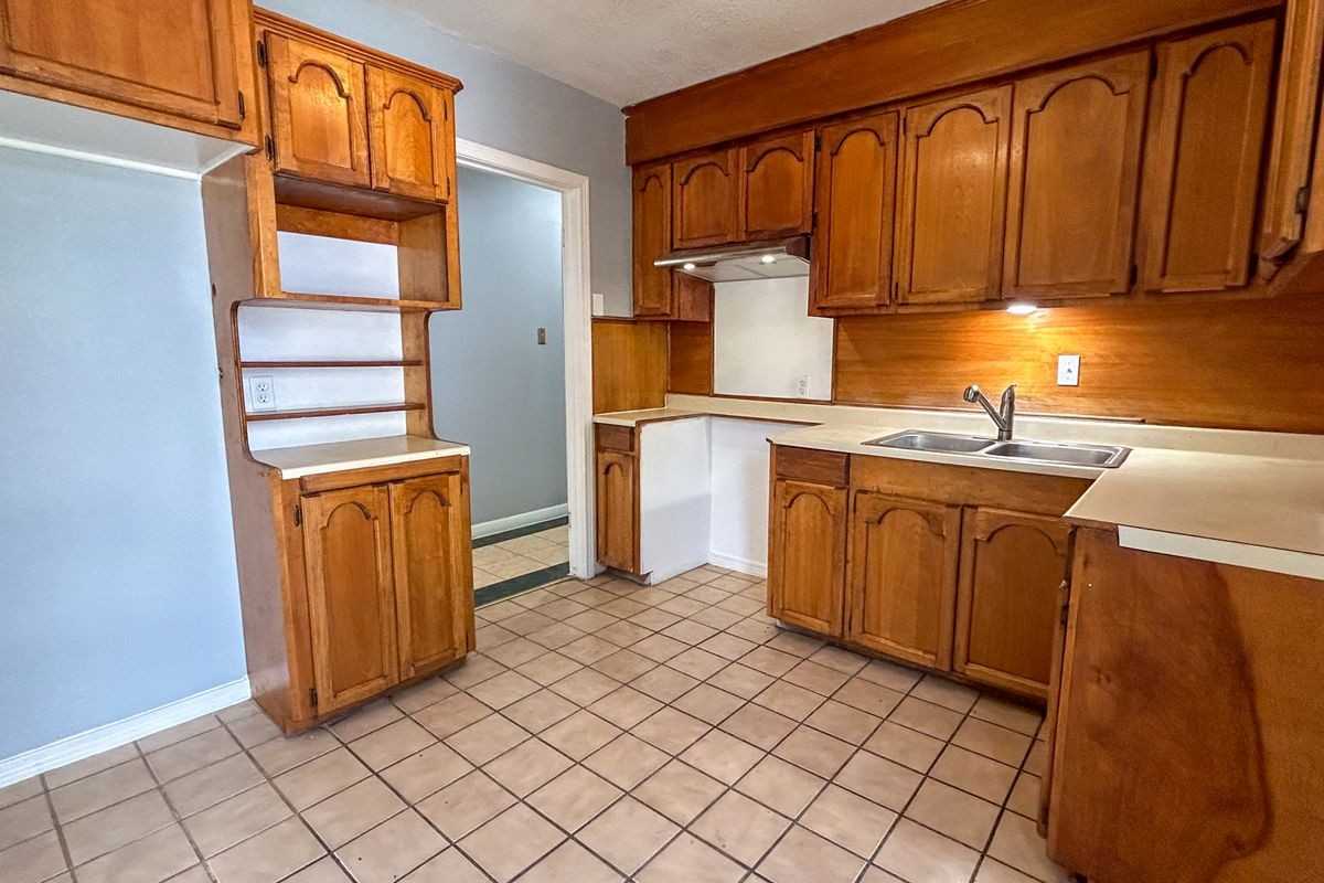 921 Nandina Dr - Photo 5 of 20