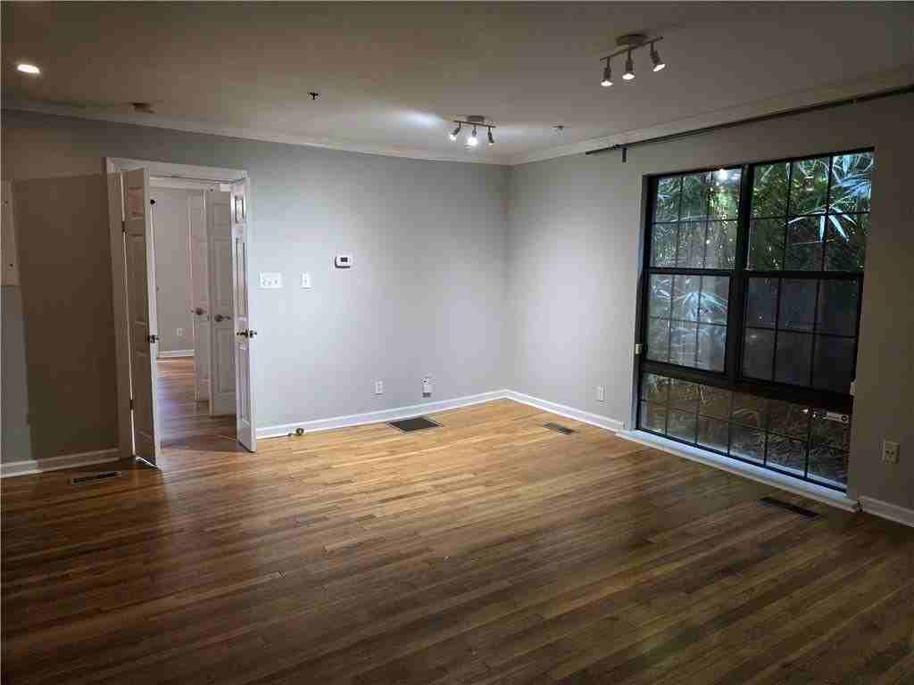 317 8th St Ne ##3 - Photo 7 of 20