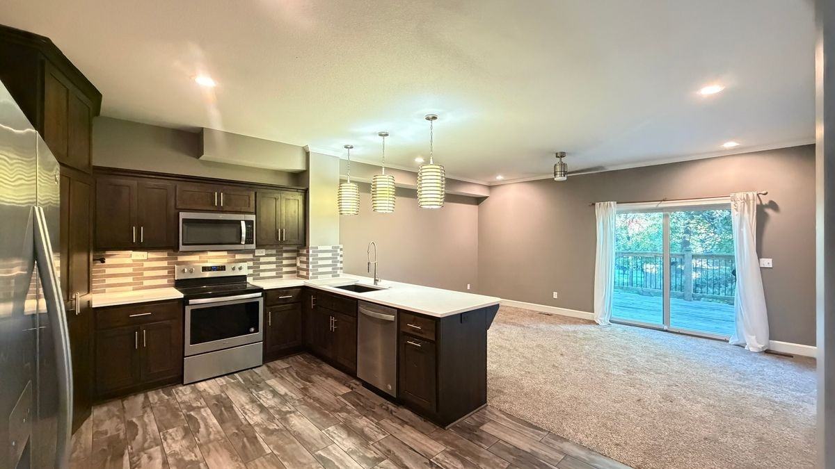 5915 N London Ave - Photo 2 of 15