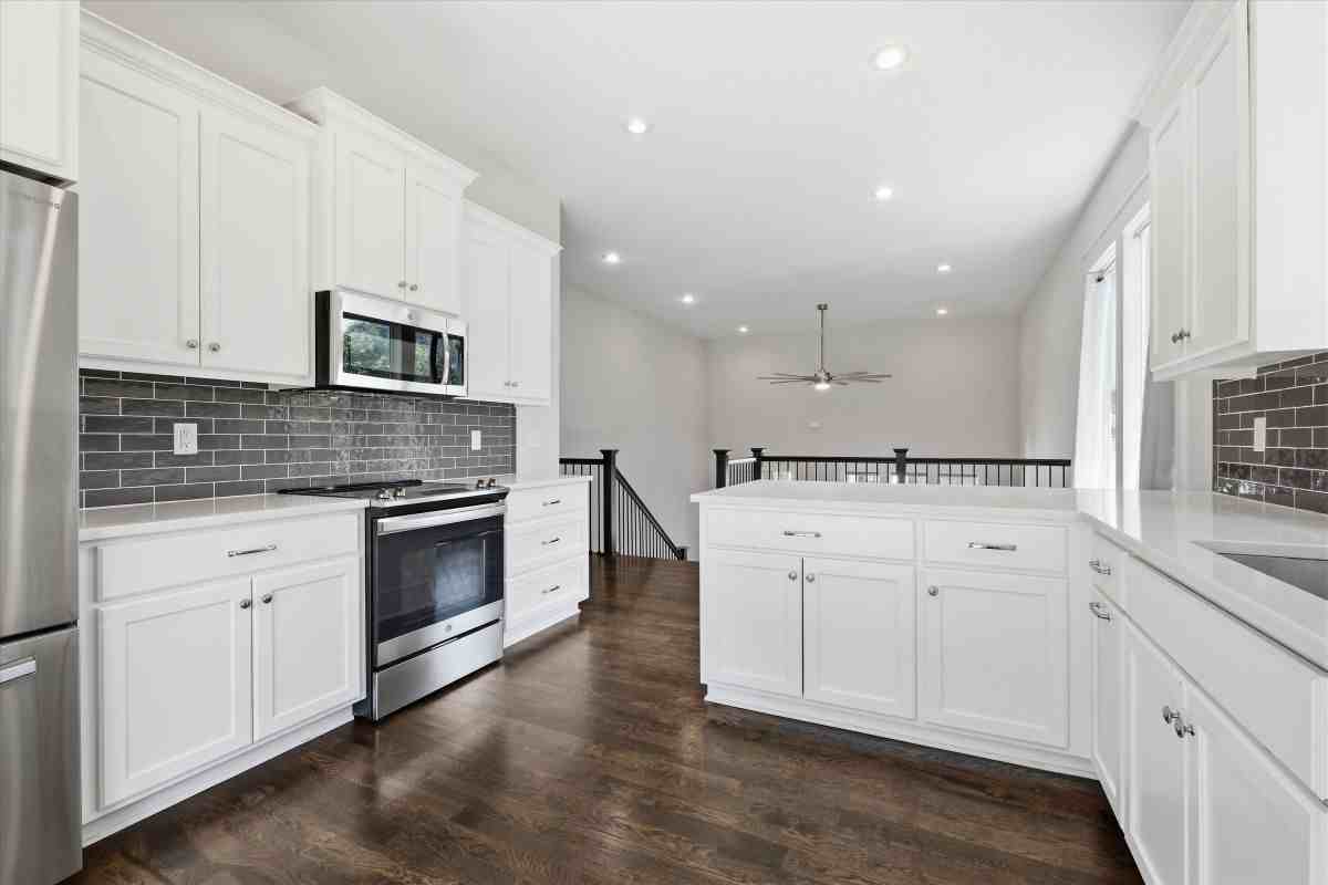 8278 Primrose St - Photo 4 of 20