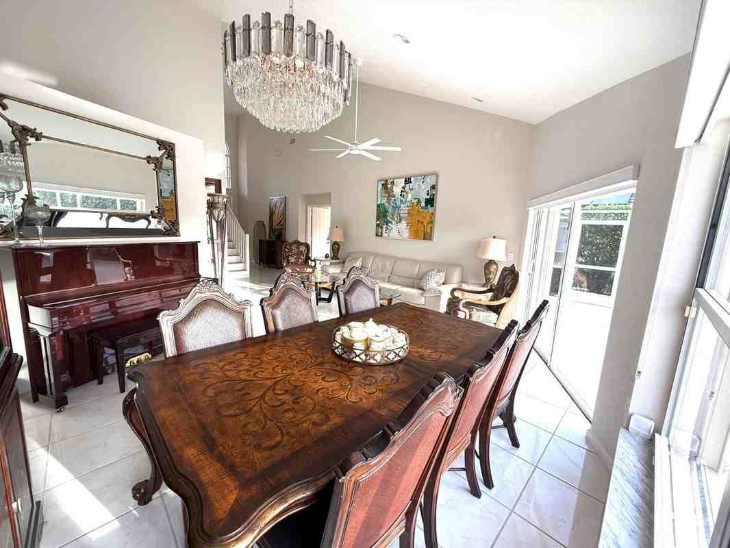 9392 Cascade Ct - Photo 3 of 23