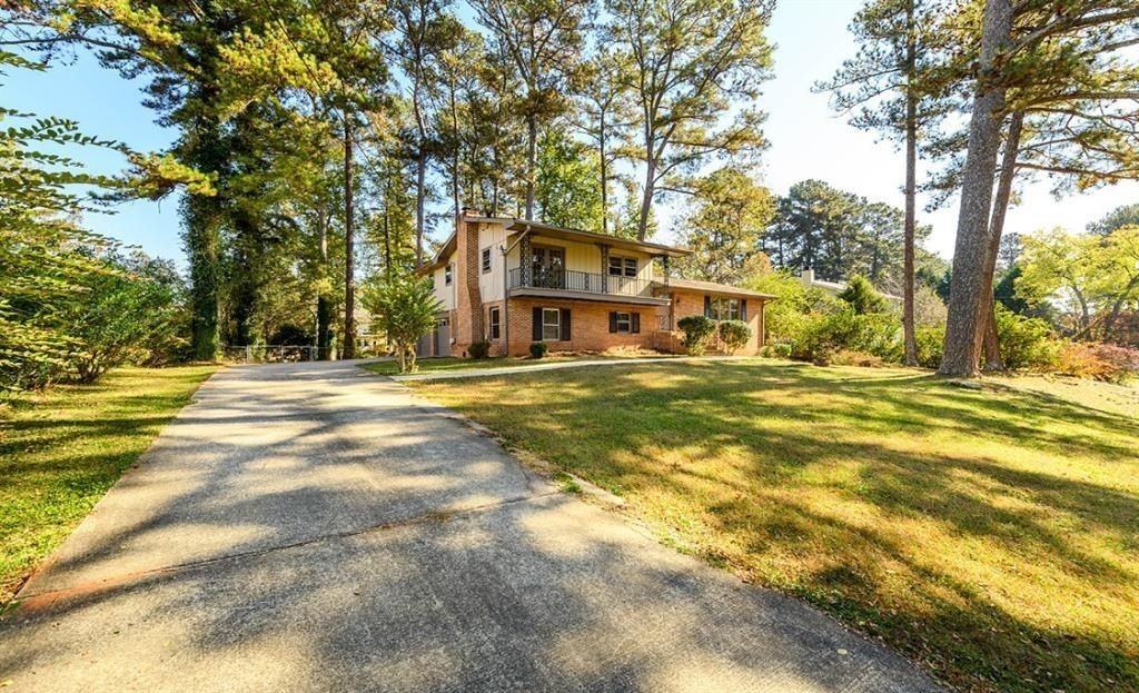 462 Emily Dr Sw - Photo 3 of 35