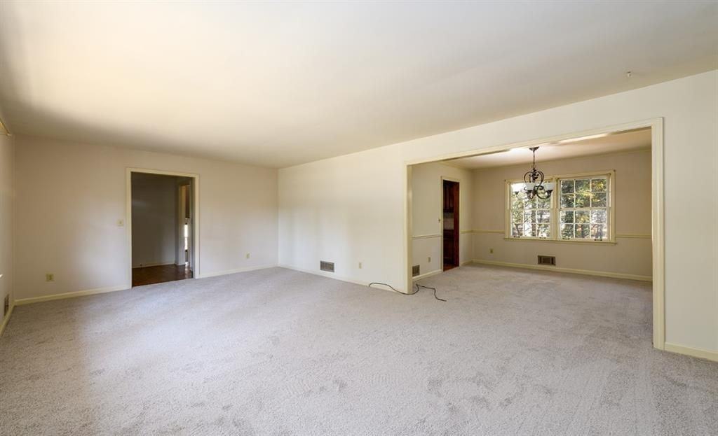 462 Emily Dr Sw - Photo 7 of 35