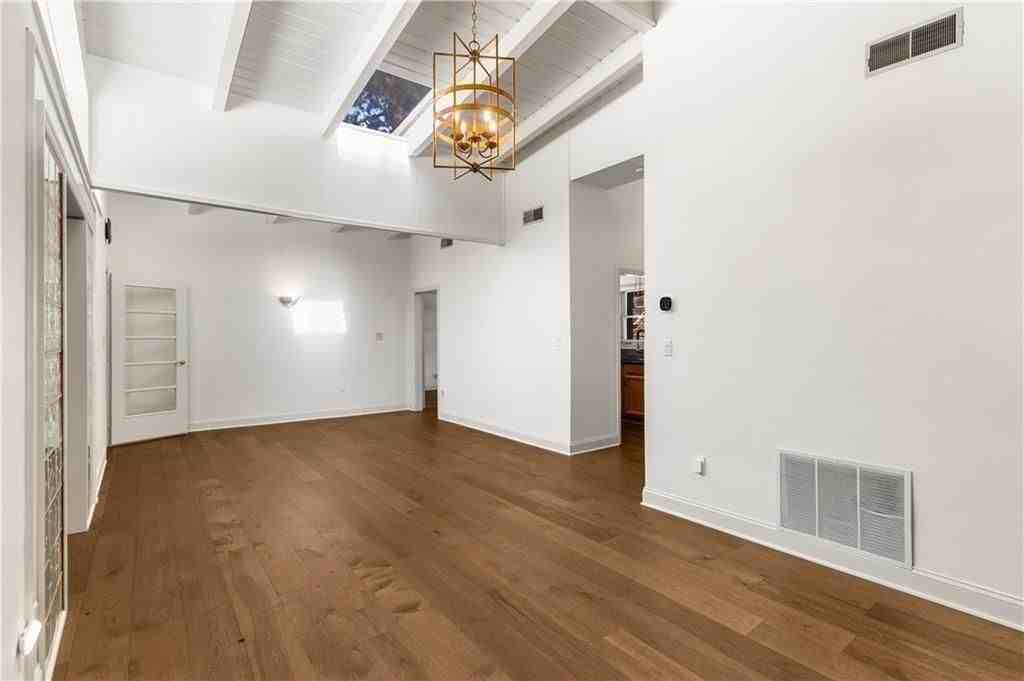 130 Putnam Cir Ne - Photo 4 of 13