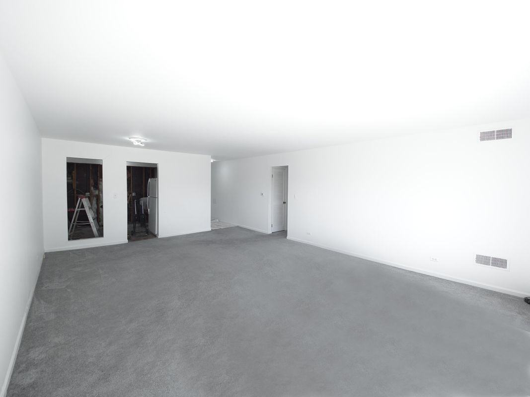5000 Carriageway Dr ##301 - Photo 4 of 23