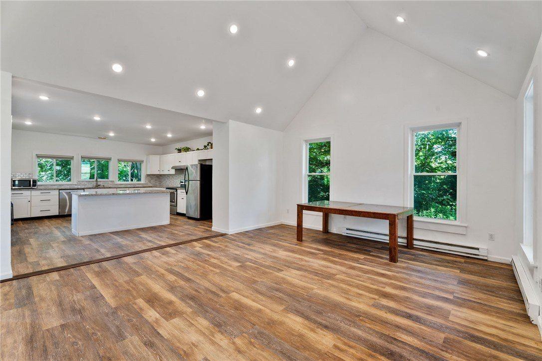 426 Davis Rd - Photo 3 of 15