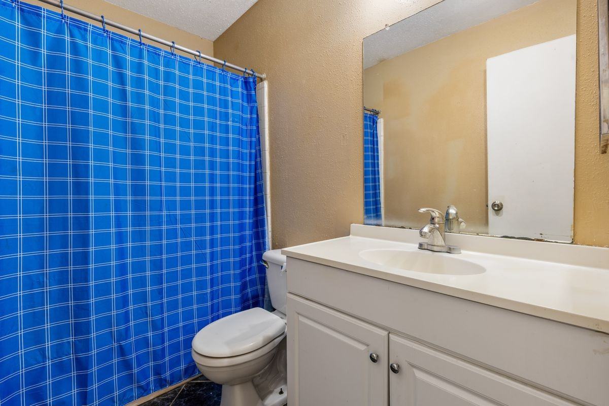 10722 Highland Woods Dr - Photo 3 of 13