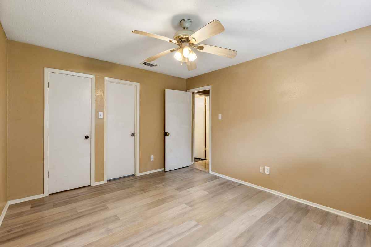 10722 Highland Woods Dr - Photo 4 of 13