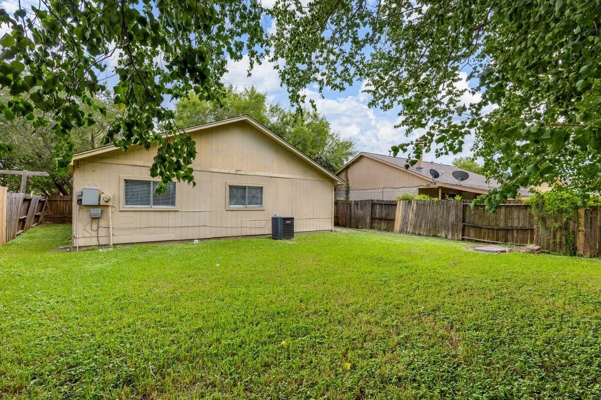 10722 Highland Woods Dr - Photo 5 of 13