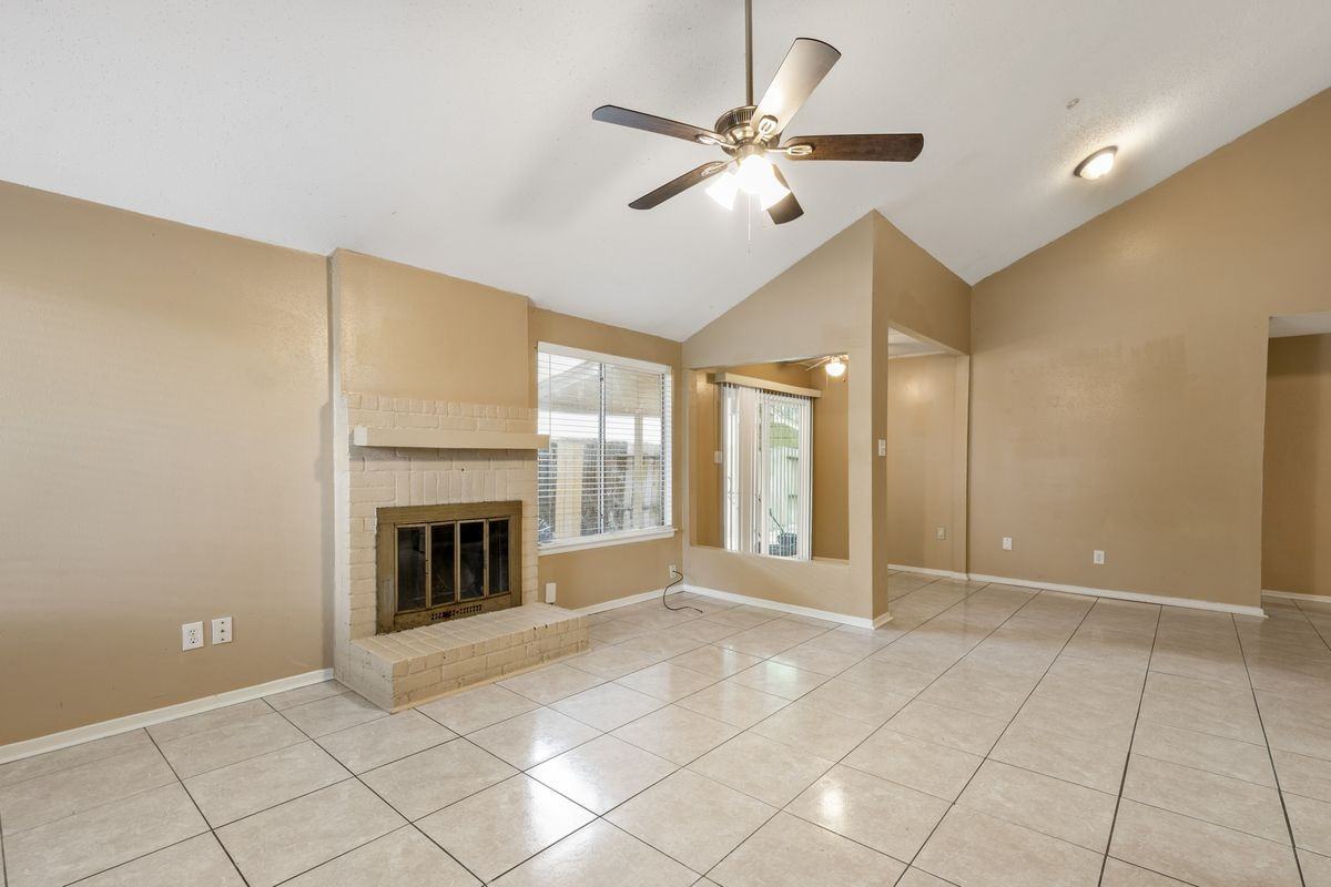 10722 Highland Woods Dr - Photo 7 of 13