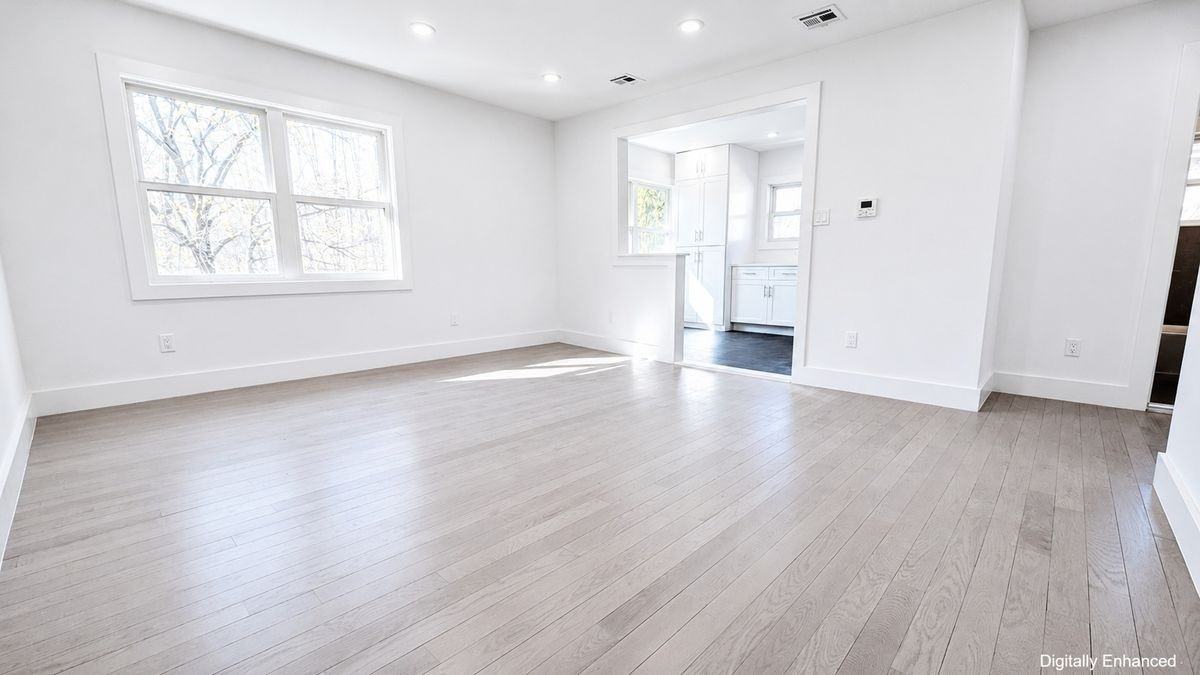 43 Yennicock Ave ##B - Photo 2 of 12