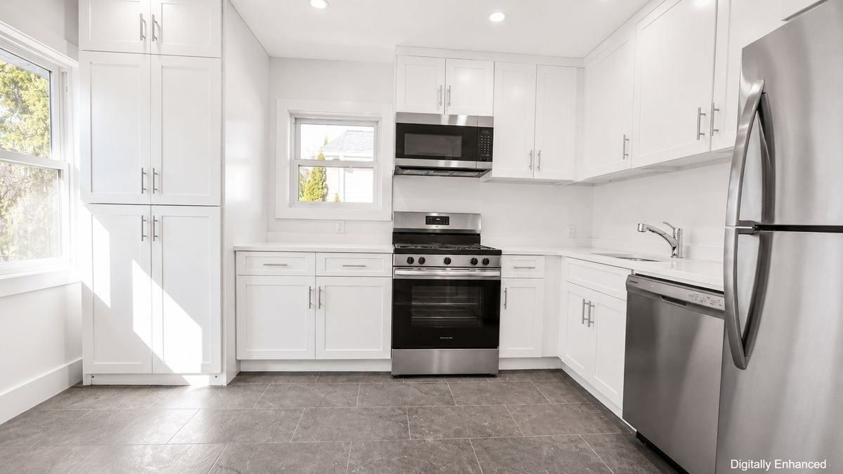 43 Yennicock Ave ##B - Photo 6 of 12