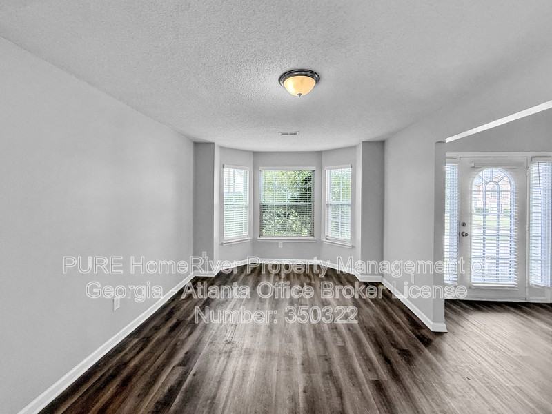131 Laughlin Dr - Photo 2 of 24