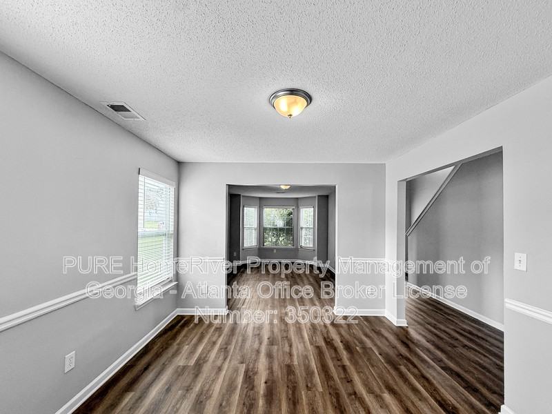 131 Laughlin Dr - Photo 3 of 24