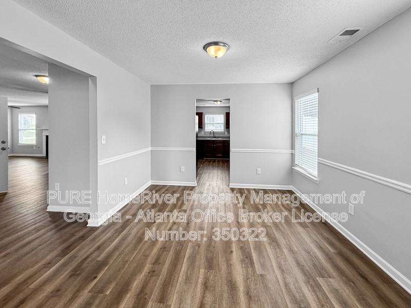 131 Laughlin Dr - Photo 4 of 24