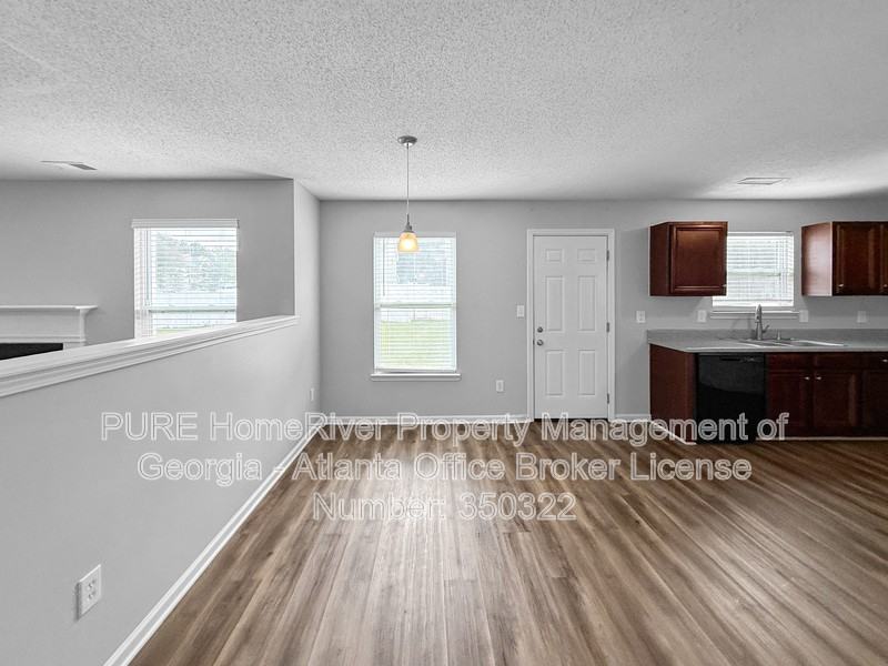 131 Laughlin Dr - Photo 5 of 24