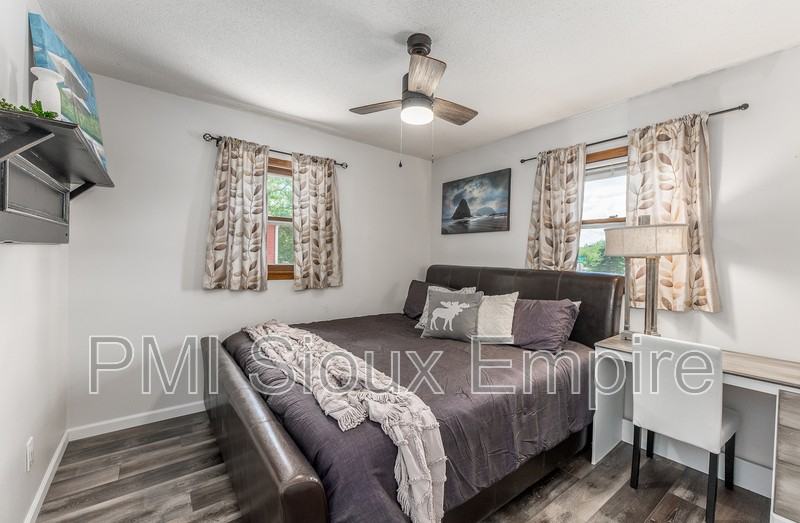 842 S Southeastern Ave - Photo 6 of 13