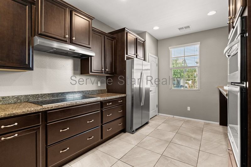 3455 E Indigo St - Photo 6 of 29