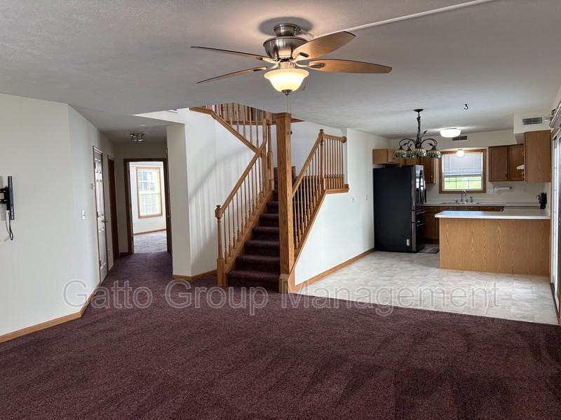 15032 Woodsong Dr - Photo 3 of 23
