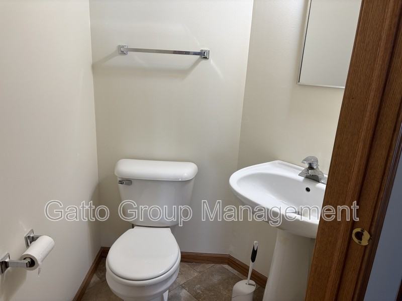15032 Woodsong Dr - Photo 5 of 23