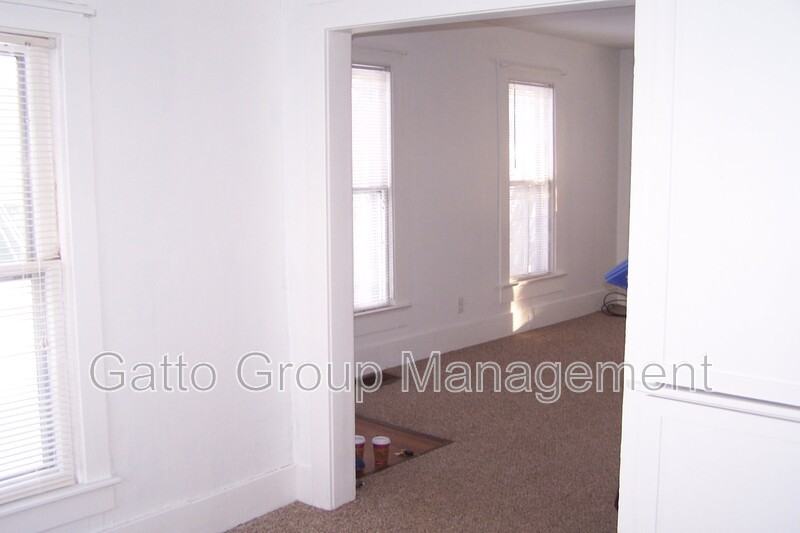 15989 Mill St - Photo 3 of 36