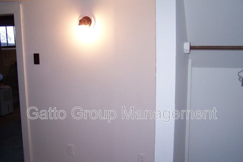15989 Mill St - Photo 6 of 36