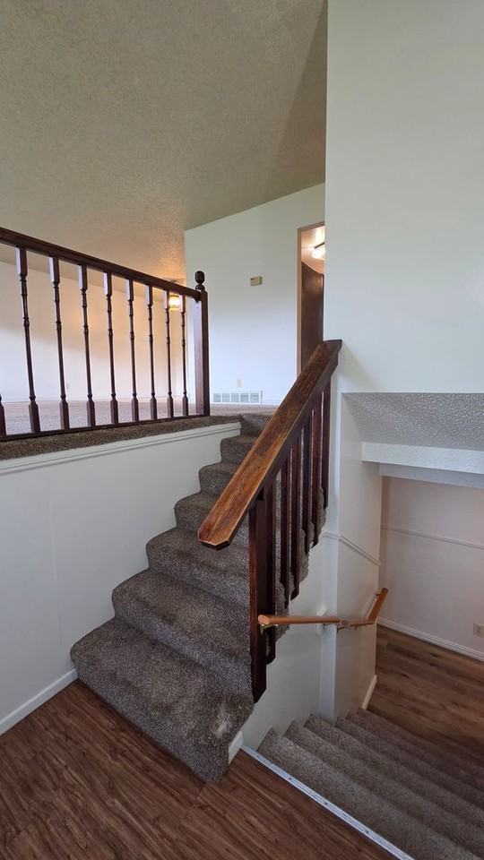 2240 55th St - Photo 2 of 31