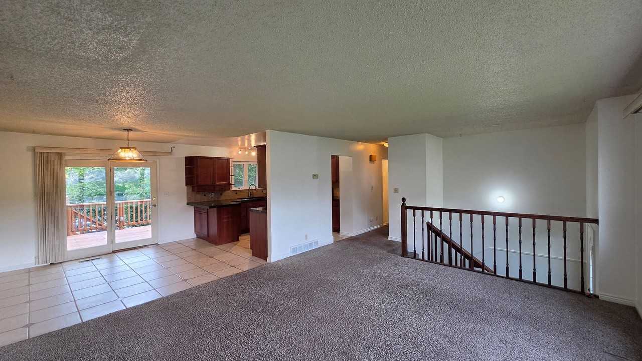 2240 55th St - Photo 5 of 31