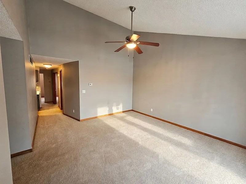 12 Sunmist Sq #L - Photo 5 of 15