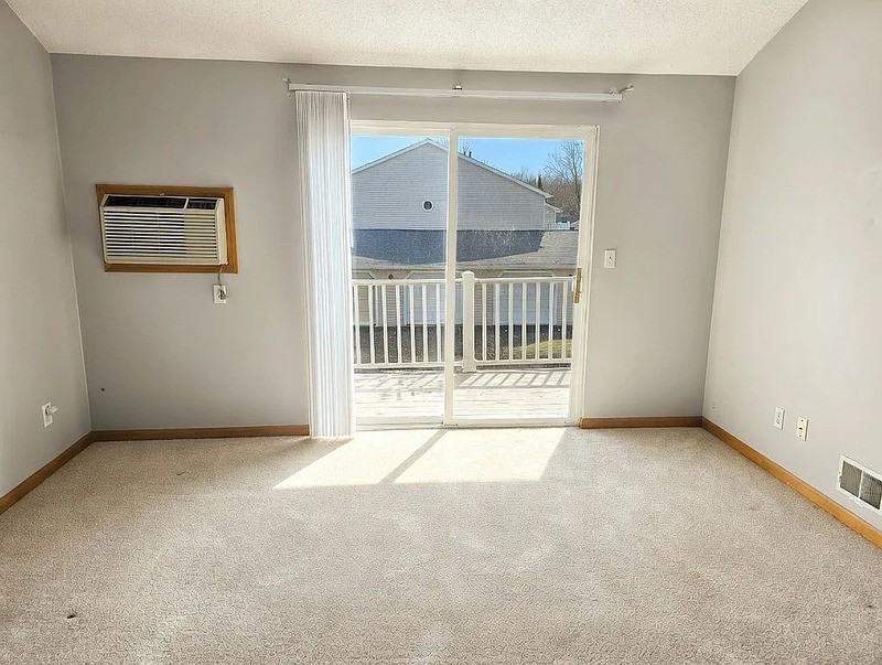 12 Sunmist Sq #L - Photo 6 of 15