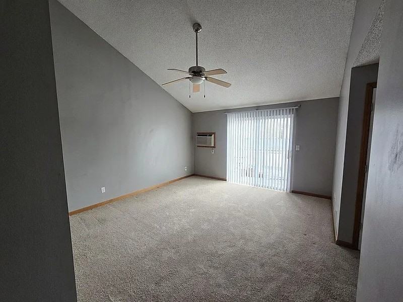 12 Sunmist Sq #L - Photo 7 of 15