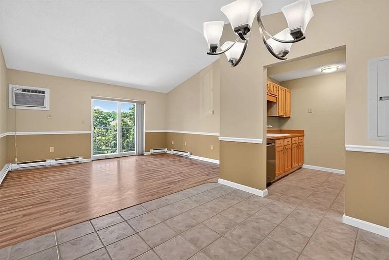 16 Maple Crest Cir #J - Photo 5 of 20