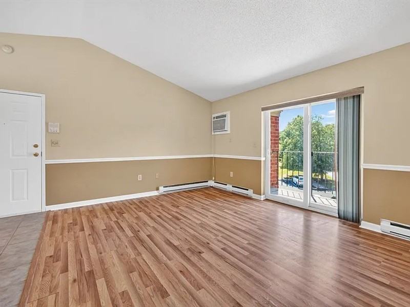 16 Maple Crest Cir #J - Photo 6 of 20