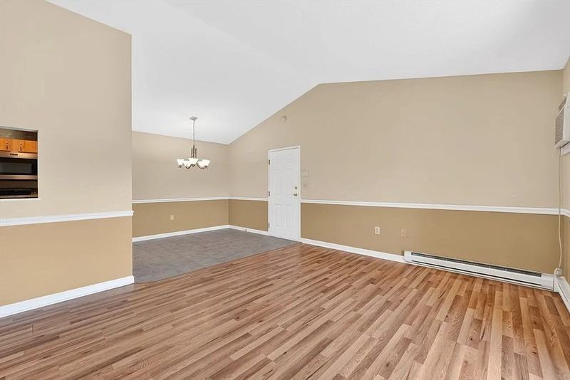 16 Maple Crest Cir #J - Photo 7 of 20