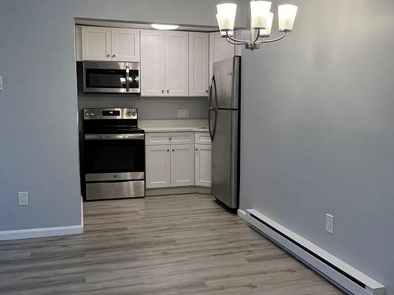 4 Maple Crest Cir #A - Photo 2 of 11