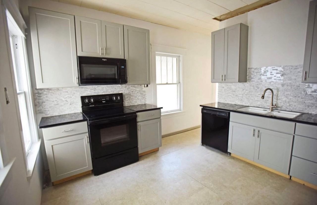 1713 Sw 15th St - Photo 4 of 6