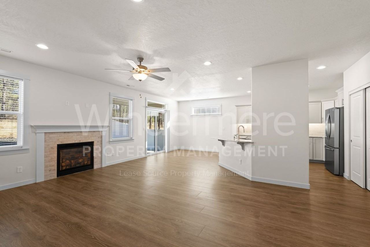 8616 W 8th Ave - Photo 2 of 33