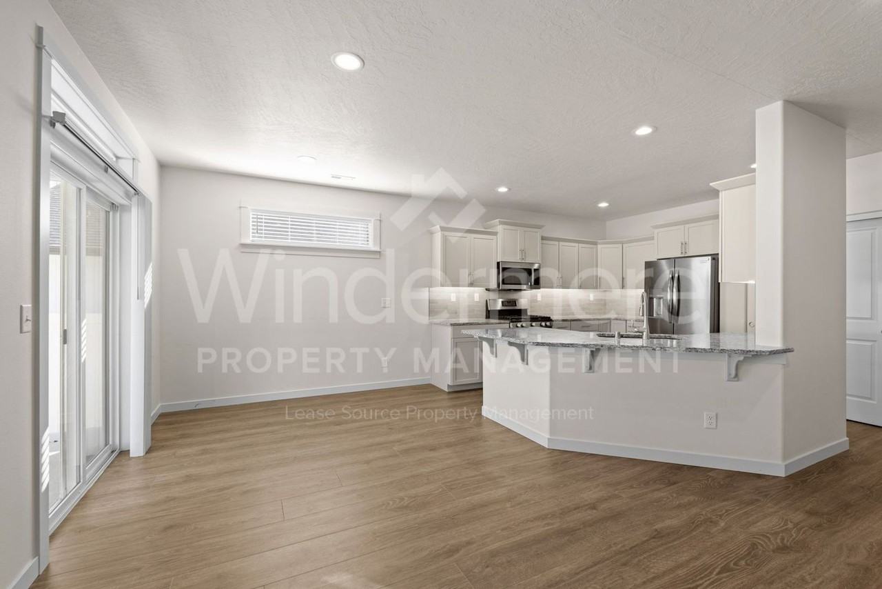 8616 W 8th Ave - Photo 3 of 33