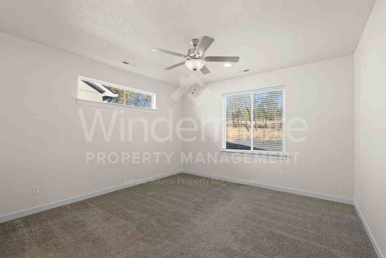 8616 W 8th Ave - Photo 6 of 33