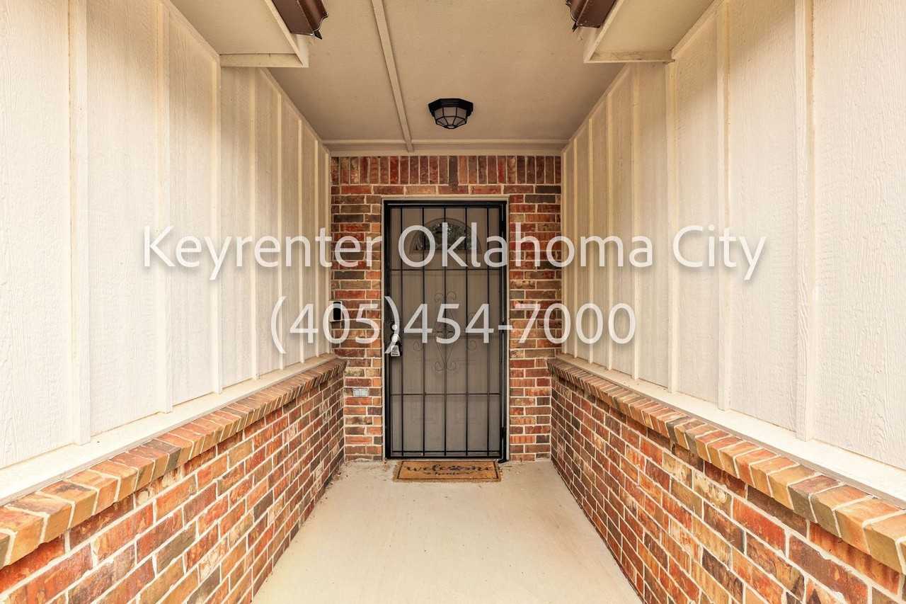 715 Se 18th St - Photo 2 of 43