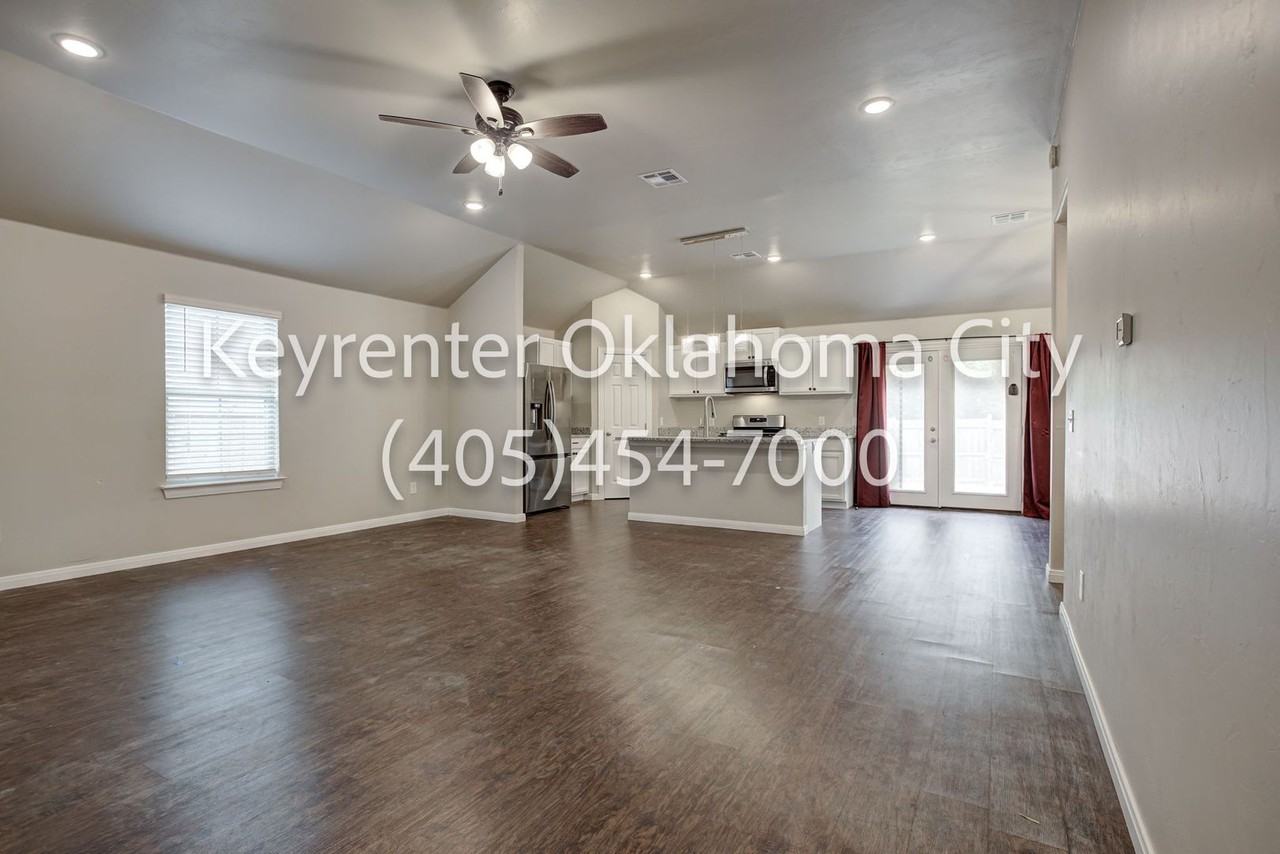 715 Se 18th St - Photo 4 of 43