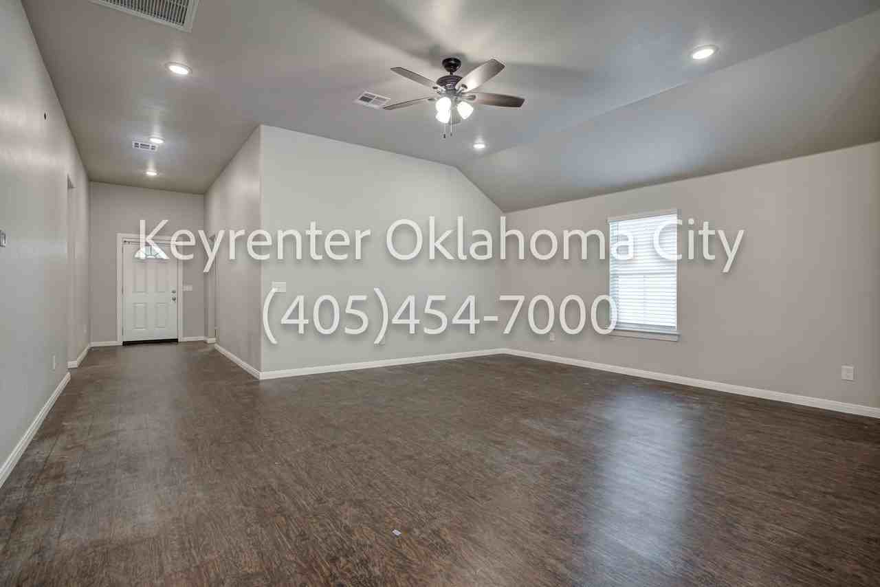 715 Se 18th St - Photo 7 of 43