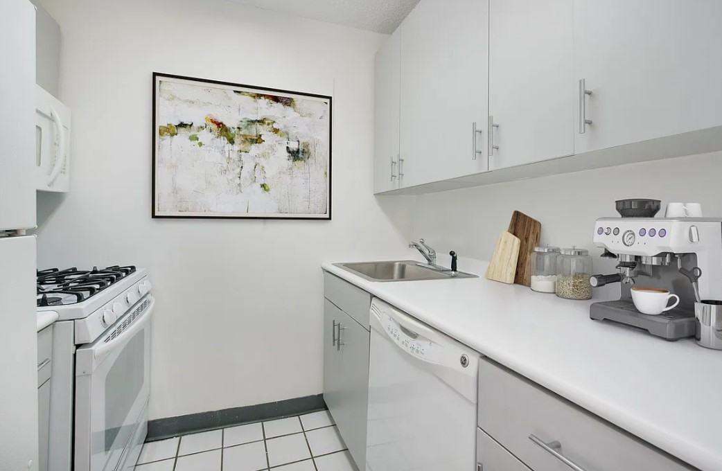 433 E 52nd St #15E - Photo 3 of 7