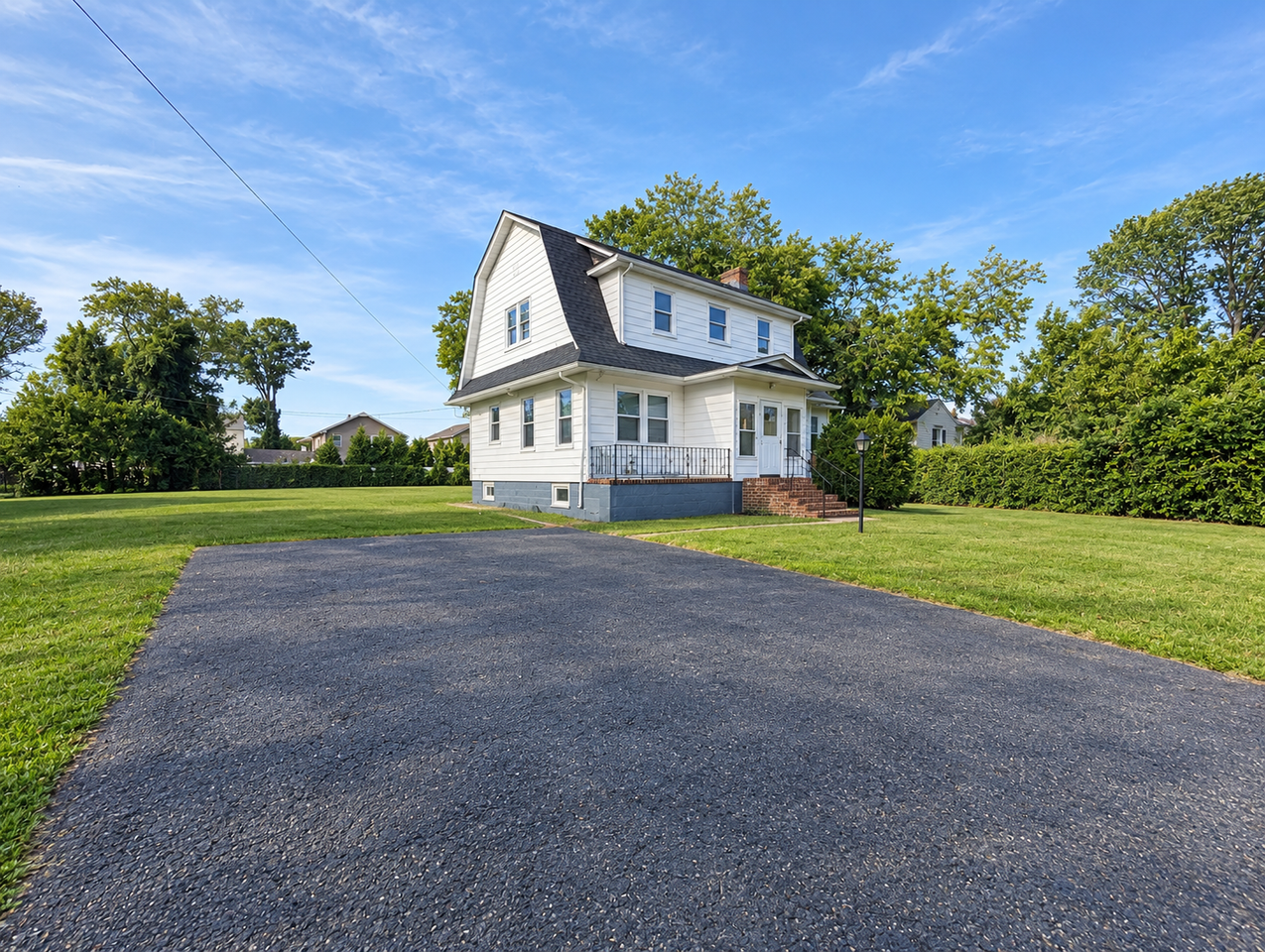 135 Rosewood Ave - Photo 2 of 16