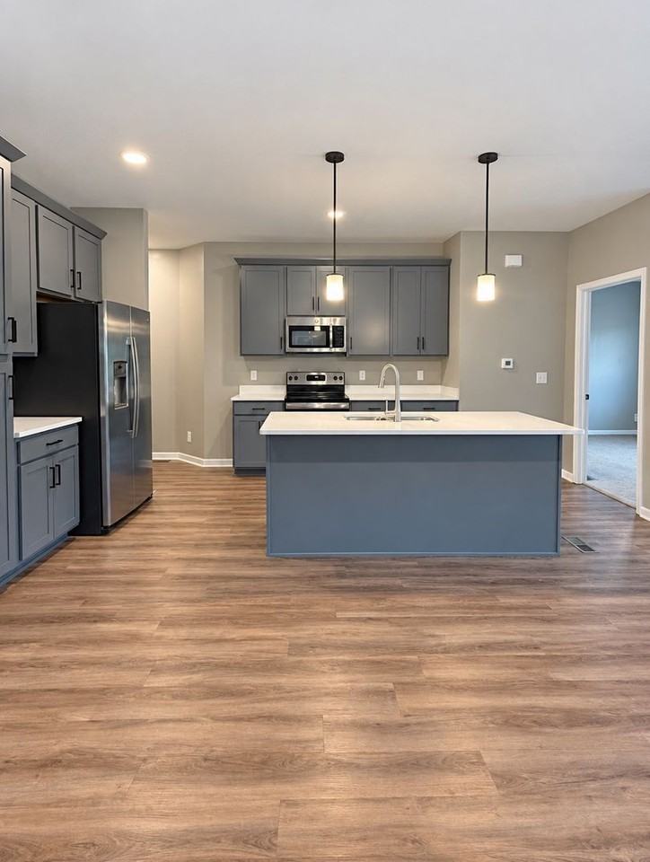 8128 S 178th St - Photo 5 of 41