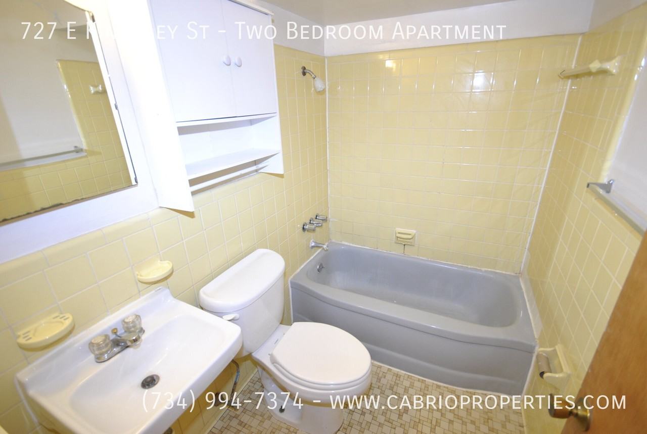 727 E. Kingsley - Photo 2 of 8